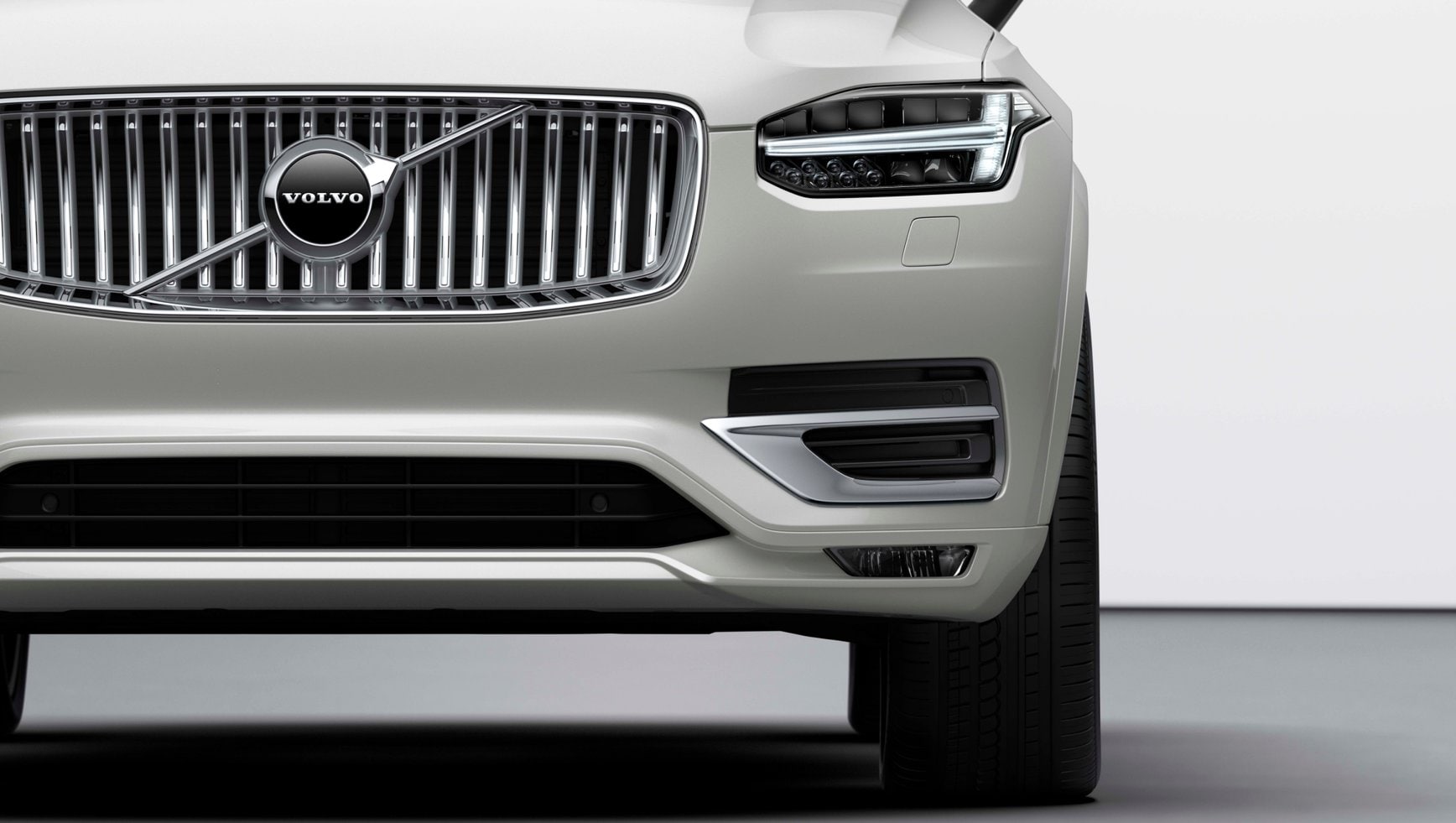 The 3D Volvo Iron Mark emblem on the front grille.